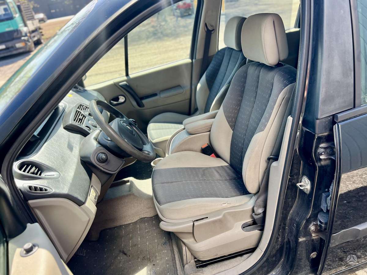 Renault Scenic 2004 — photo 17