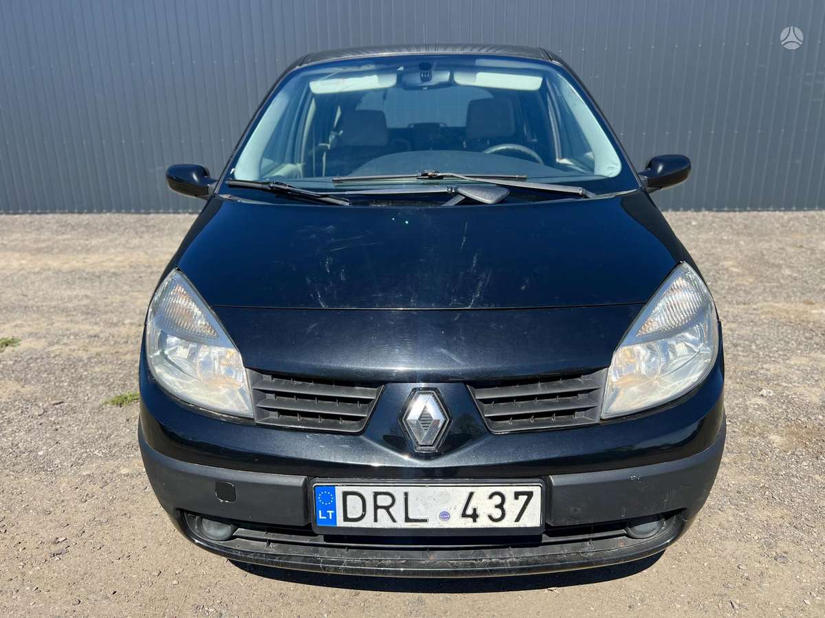 Renault Scenic 2004 — rear view