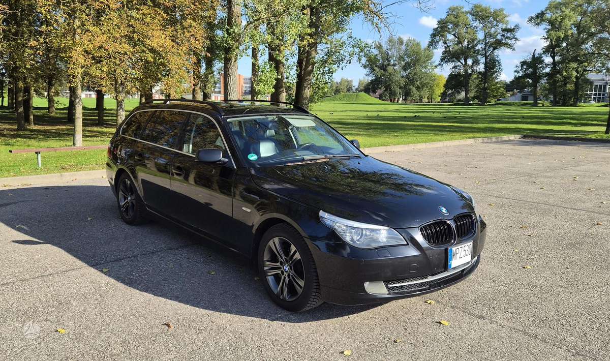 BMW 530 2009 — вигляд ззаду