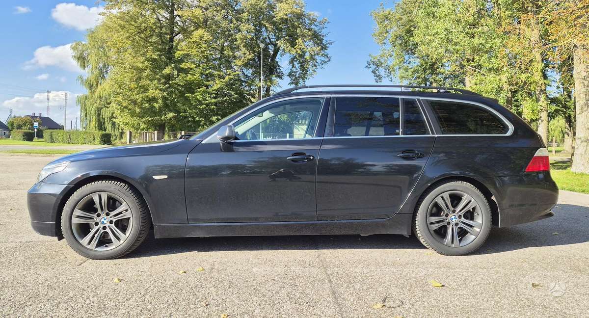 BMW 530 2009 — двигун 3000 cm³, 235 HP (173kW)