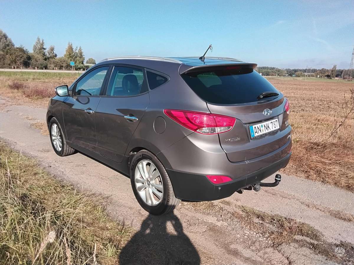 Hyundai ix35 2013 — двигун 1995 cm³, 184 HP (135kW)