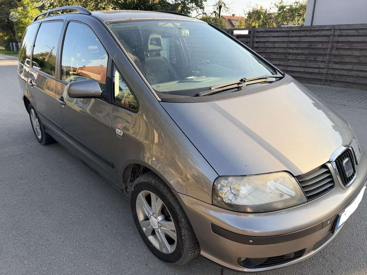 Seat Alhambra 2007 — салон