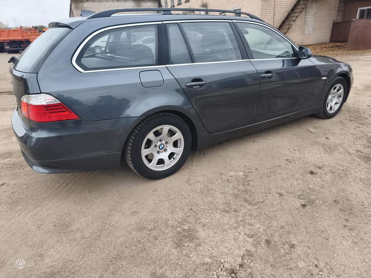 BMW 525 2010 — photo 10