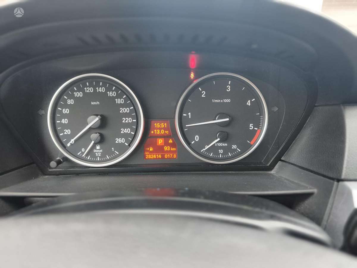 BMW 525 2010 — photo 11