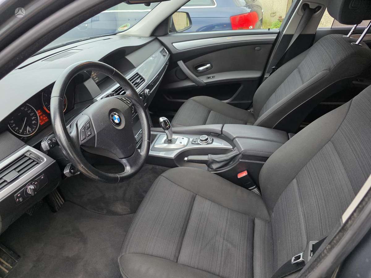 BMW 525 2010 — photo 13