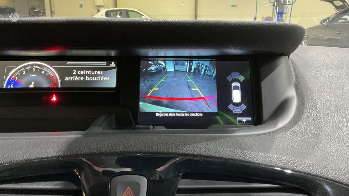 Renault Grand 2015 — photo 12