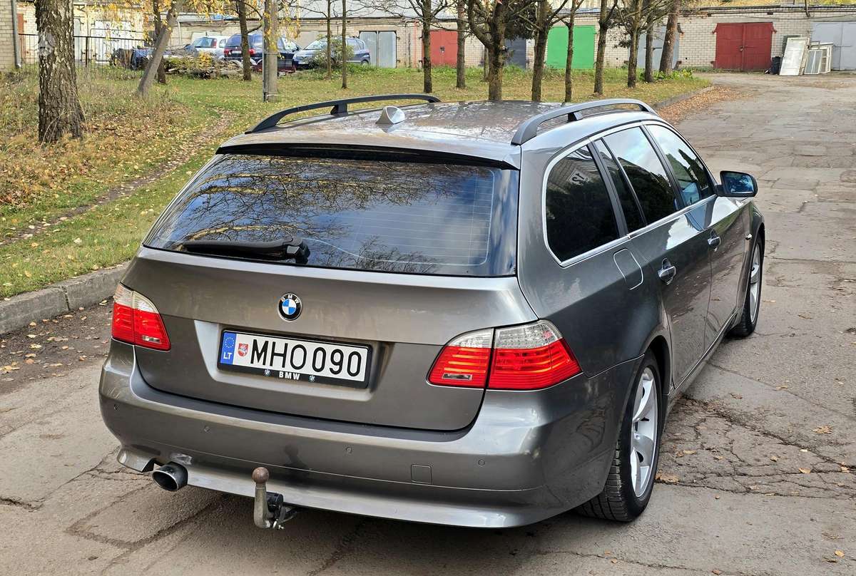 BMW 520 2009 — engine 1995 cm³, 177 HP (130kW)