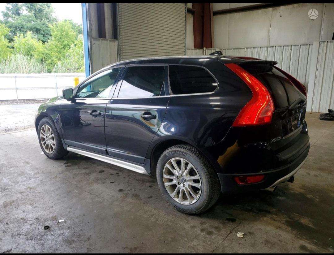 Volvo XC60 2010 — вигляд ззаду