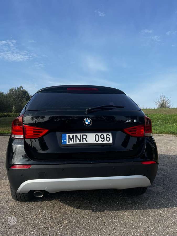 BMW X1 2012 — двигун 1995 cm³, 143 HP (105kW)