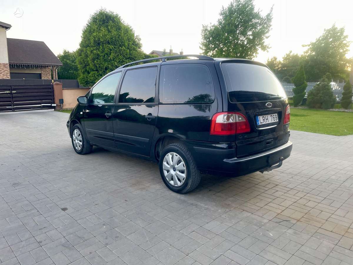 Ford Galaxy 2006 — вигляд ззаду