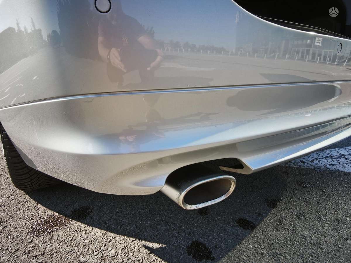 BMW 320 2010 — photo 15