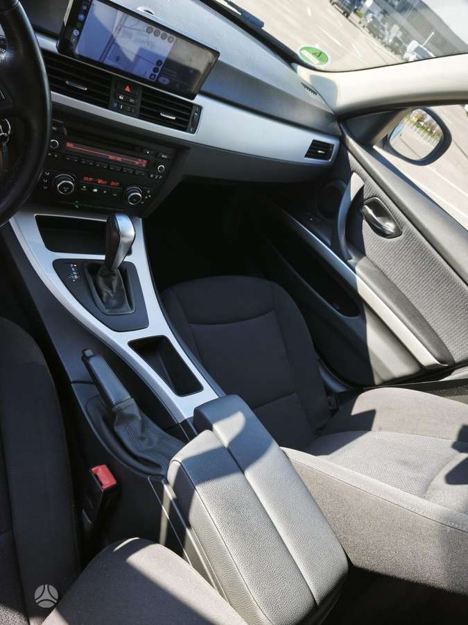 BMW 320 2010 — photo 20