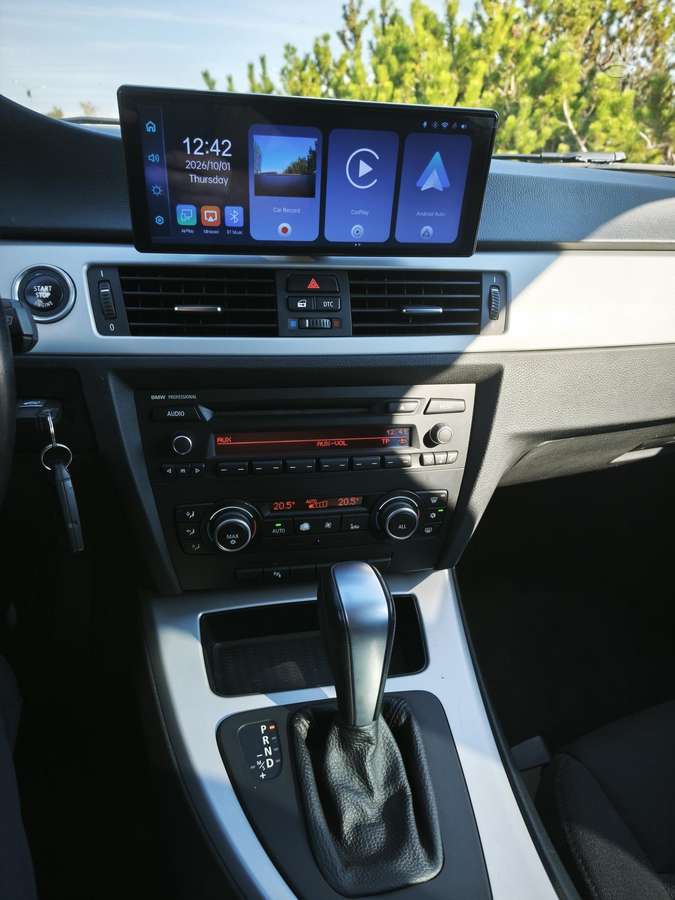 BMW 320 2010 — photo 23