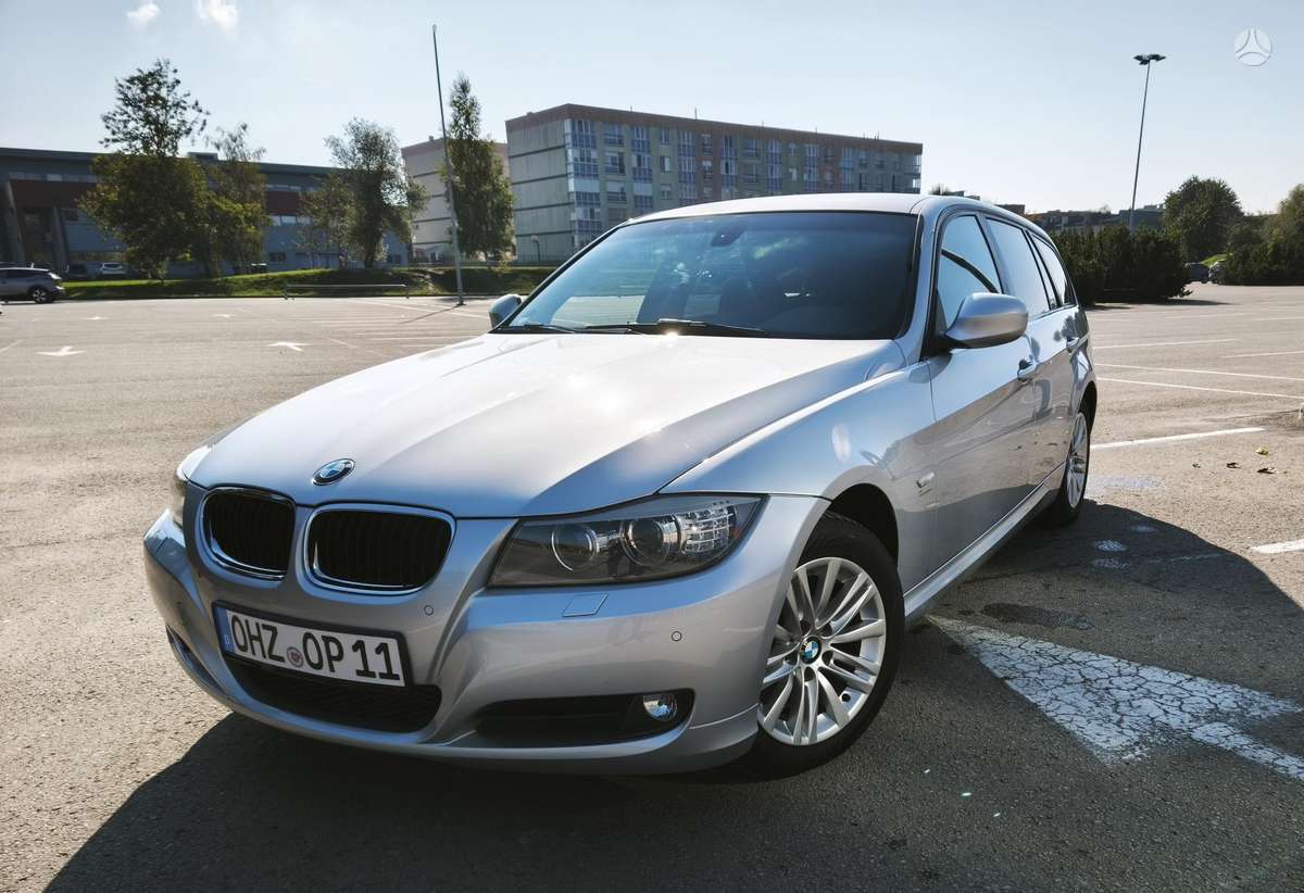 BMW 320 2010 — photo 5