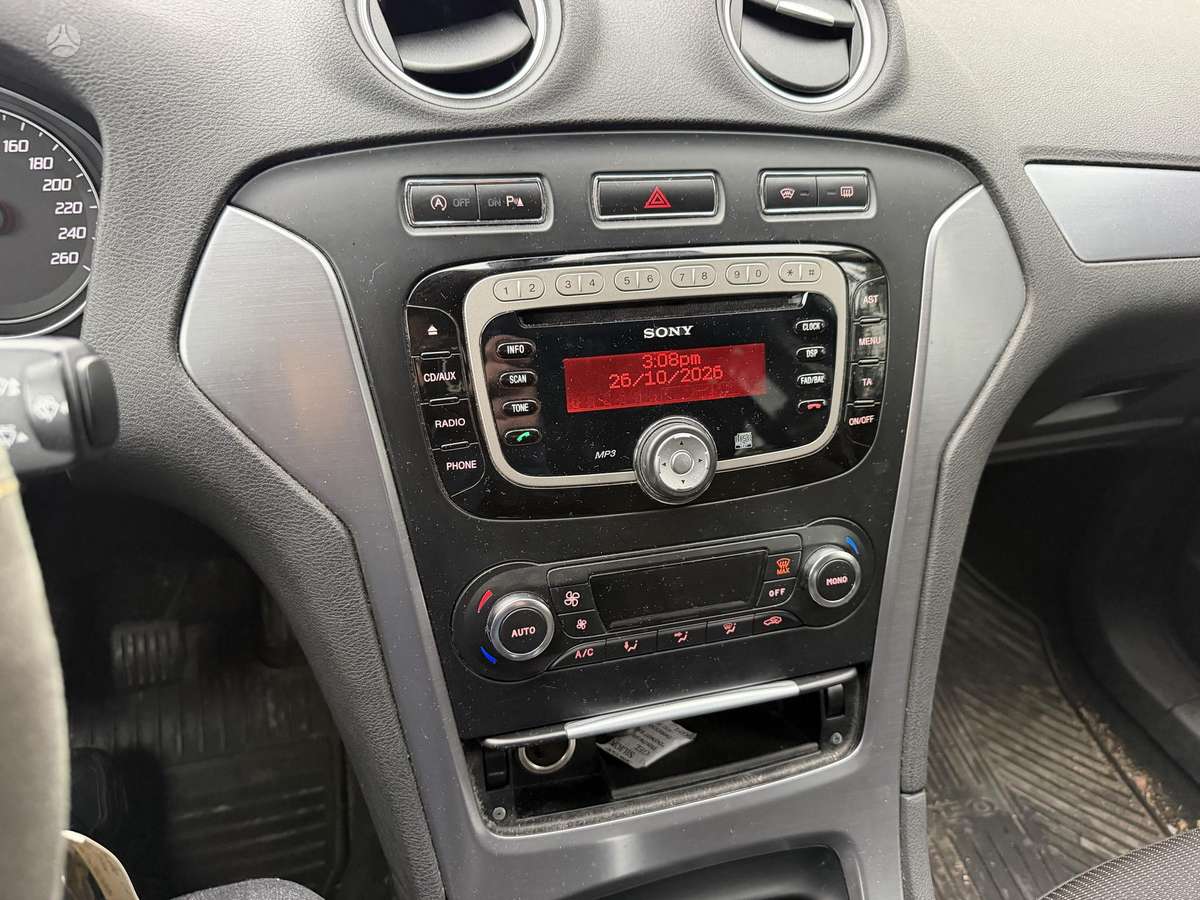 Ford Mondeo 2012 — photo 9