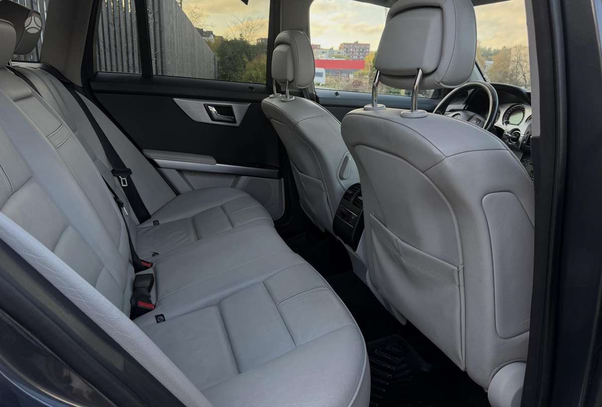 Mercedes-Benz GLK220 2009 — photo 11