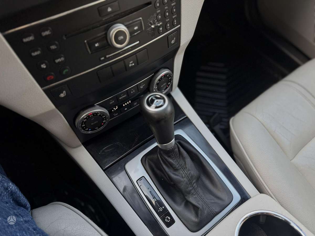 Mercedes-Benz GLK220 2009 — photo 13