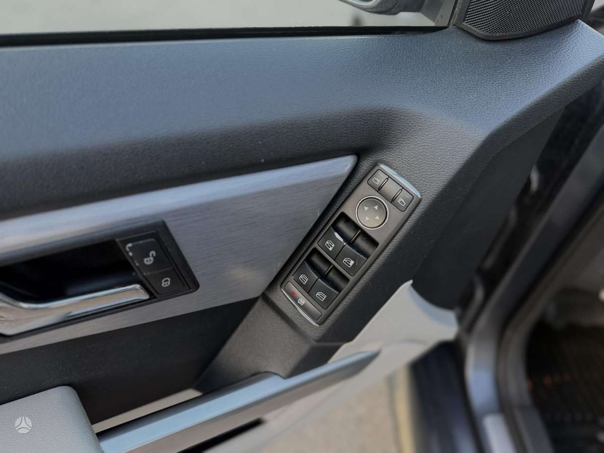 Mercedes-Benz GLK220 2009 — photo 16