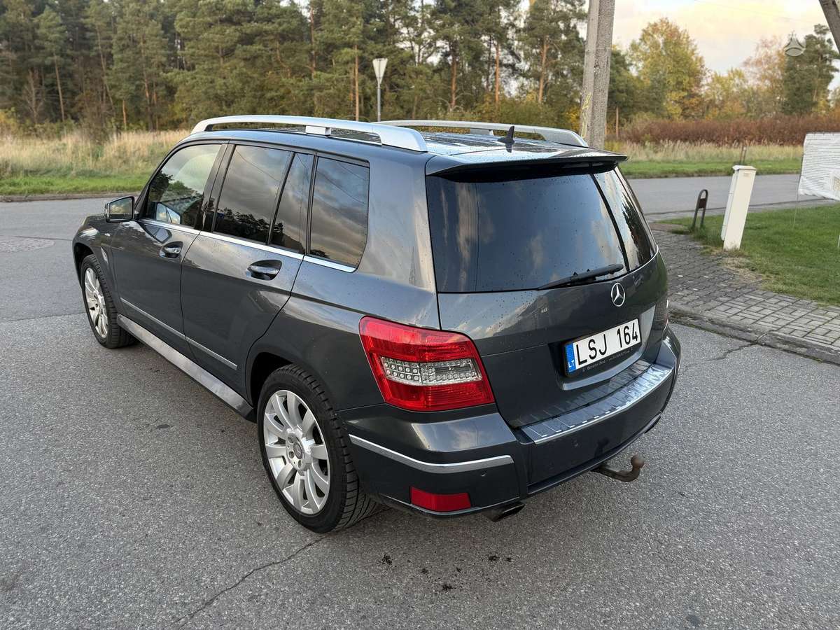 Mercedes-Benz GLK220 2009 — rear view