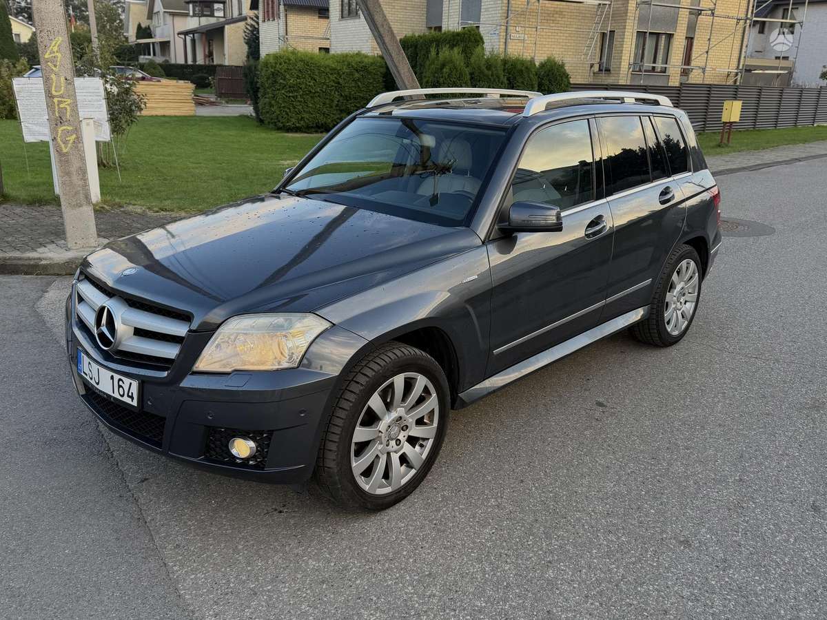 Mercedes-Benz GLK220 2009 — interior