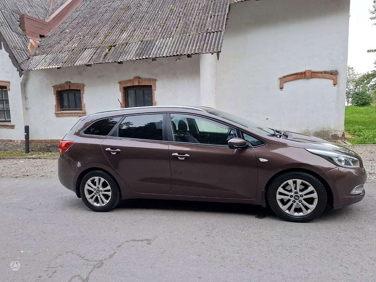 Kia Ceed 2014 — rear view