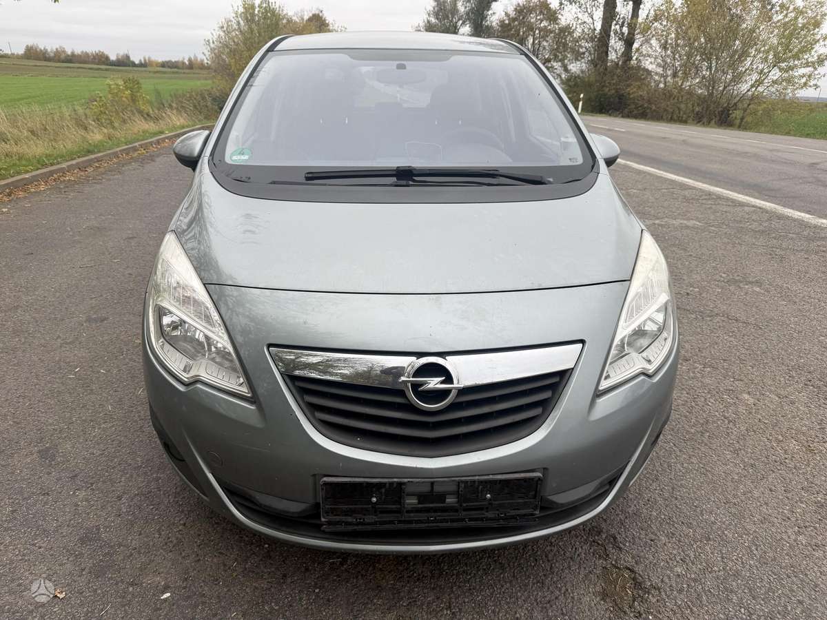 Opel Meriva 2010 — rear view