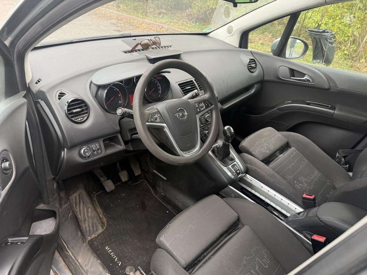 Opel Meriva 2010 — photo 7