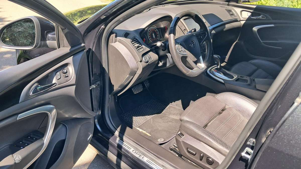 Opel Insignia 2014 — photo 10