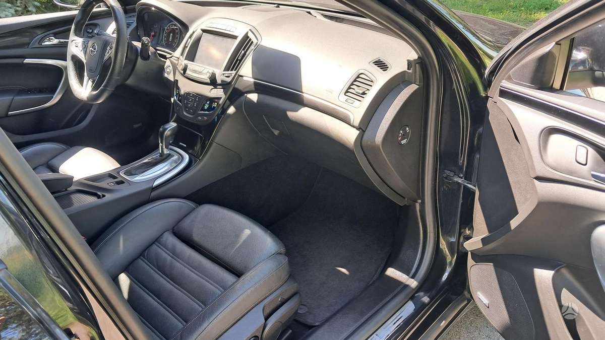 Opel Insignia 2014 — photo 11