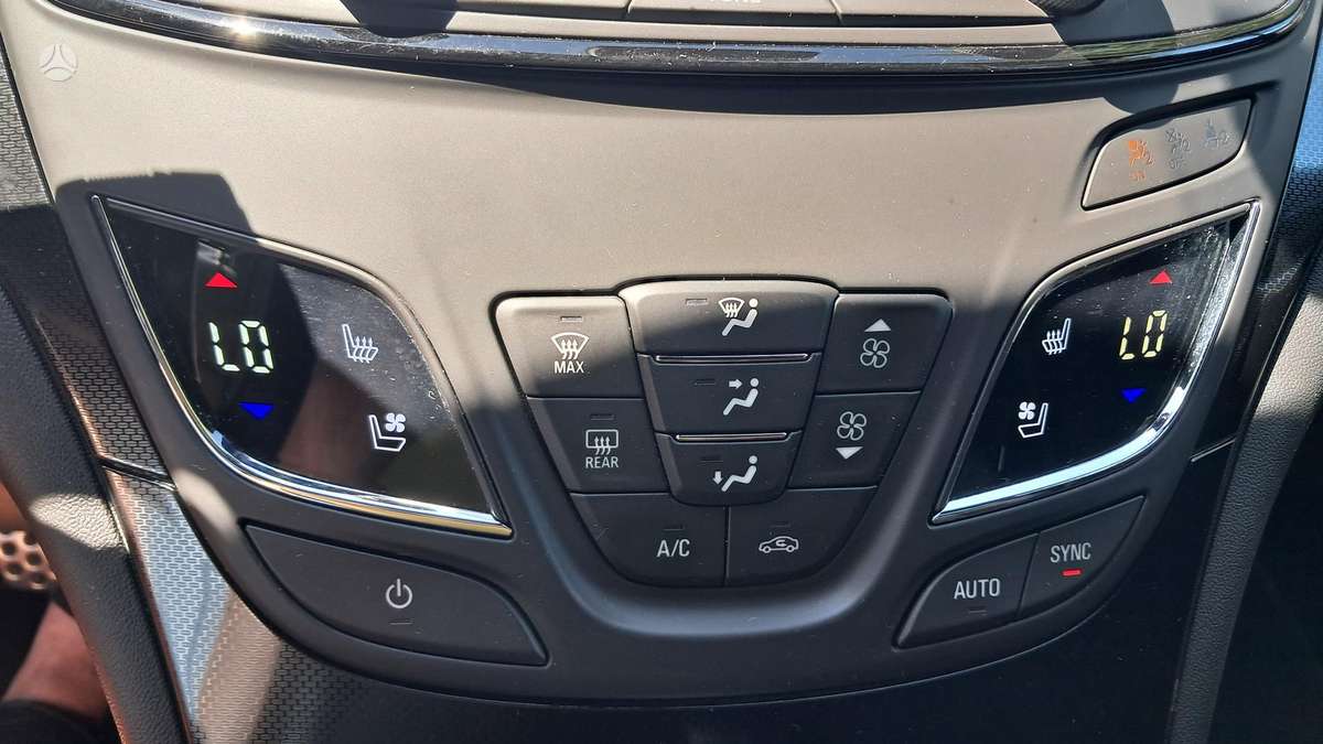 Opel Insignia 2014 — photo 19