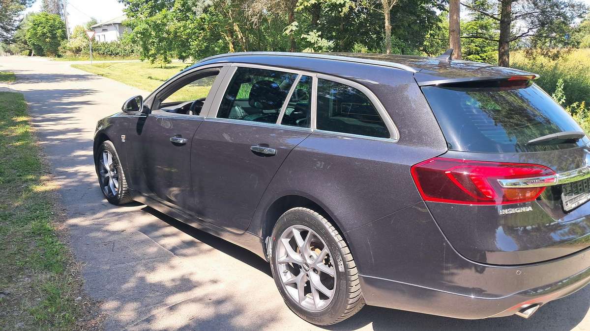 Opel Insignia 2014 — engine 1956 cm³, 194 HP (143kW)