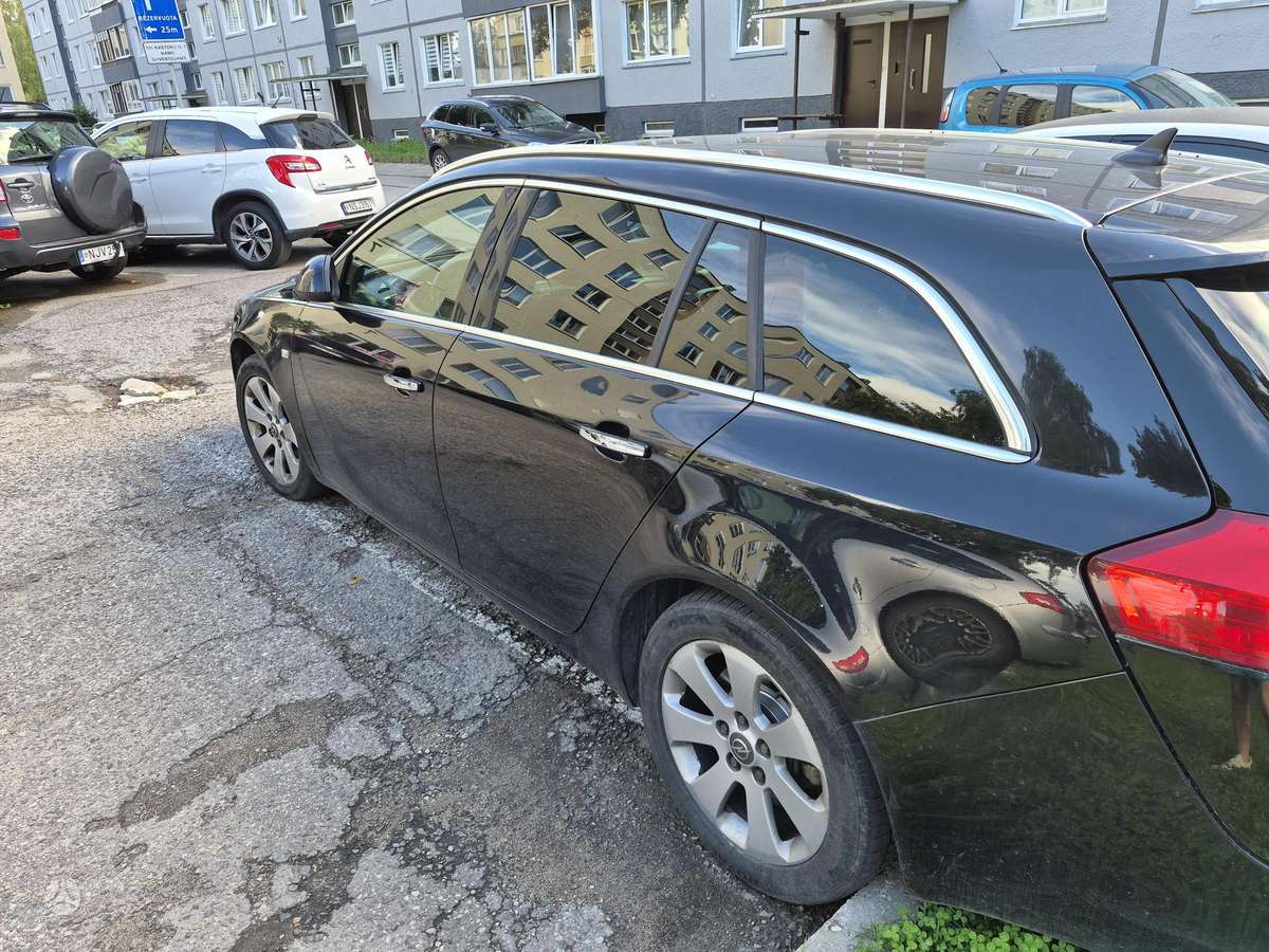 Opel Insignia 2009 — interior