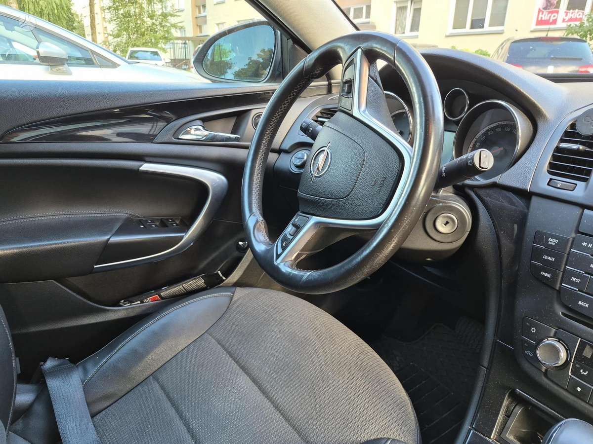 Opel Insignia 2009 — engine 2000 cm³, 160 HP (118kW)