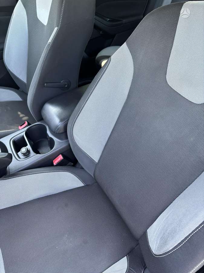 Ford Focus 2012 — photo 11
