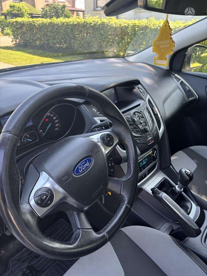 Ford Focus 2012 — photo 13