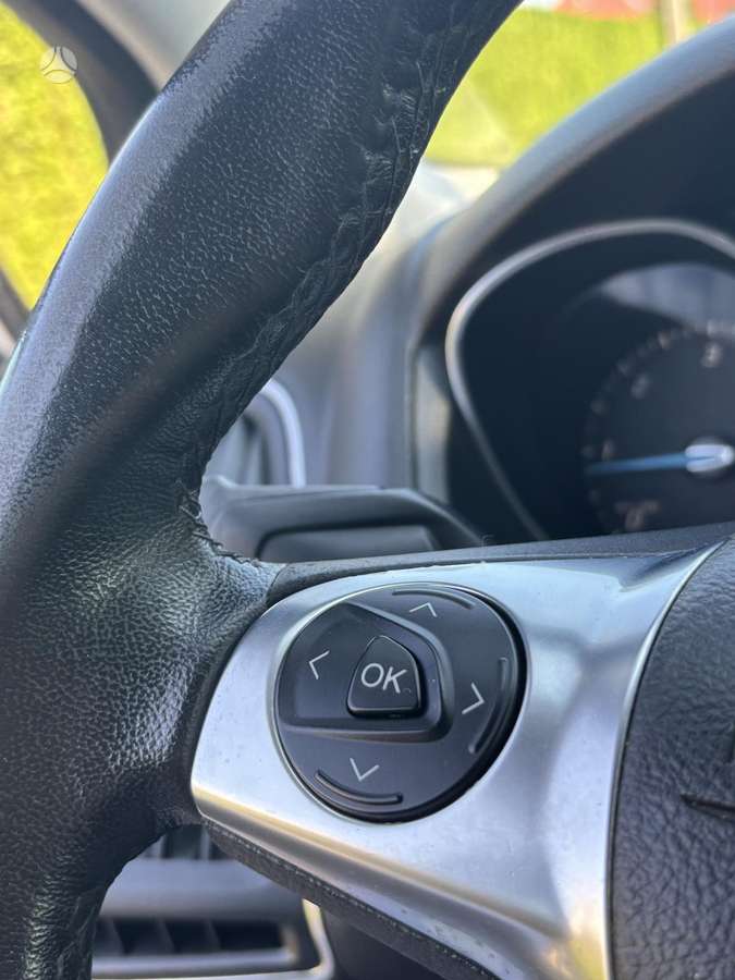 Ford Focus 2012 — photo 18