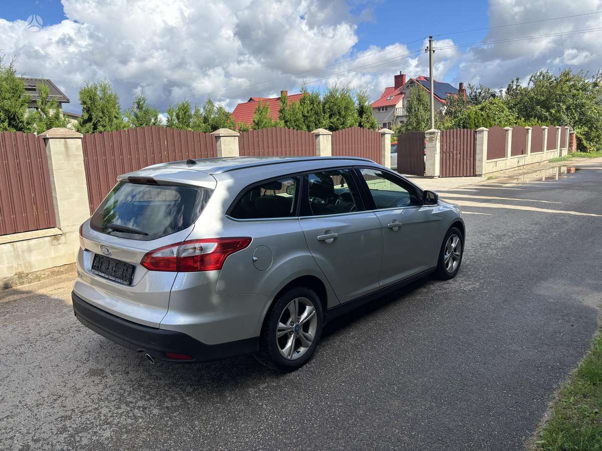 Ford Focus 2012 — engine 1997 cm³, 140 HP (103kW)