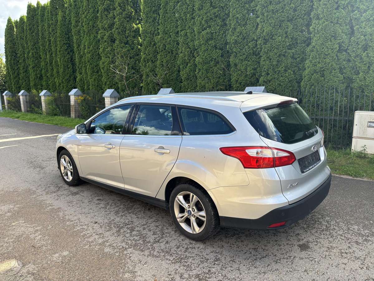 Ford Focus 2012 — photo 7