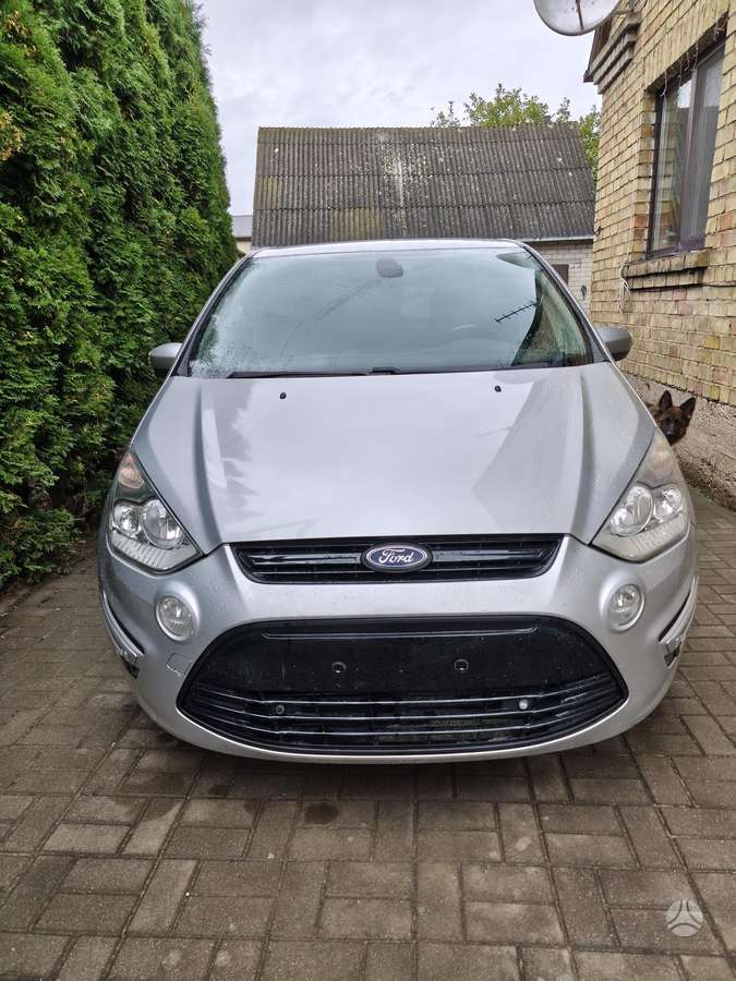 Ford S-MAX 2013 — interior