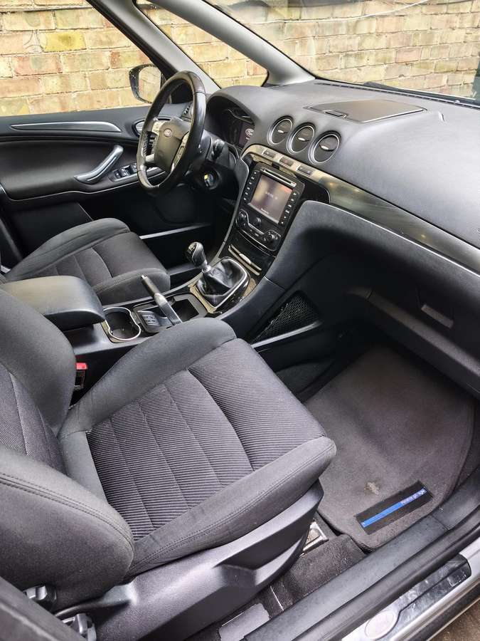 Ford S-MAX 2013 — photo 9