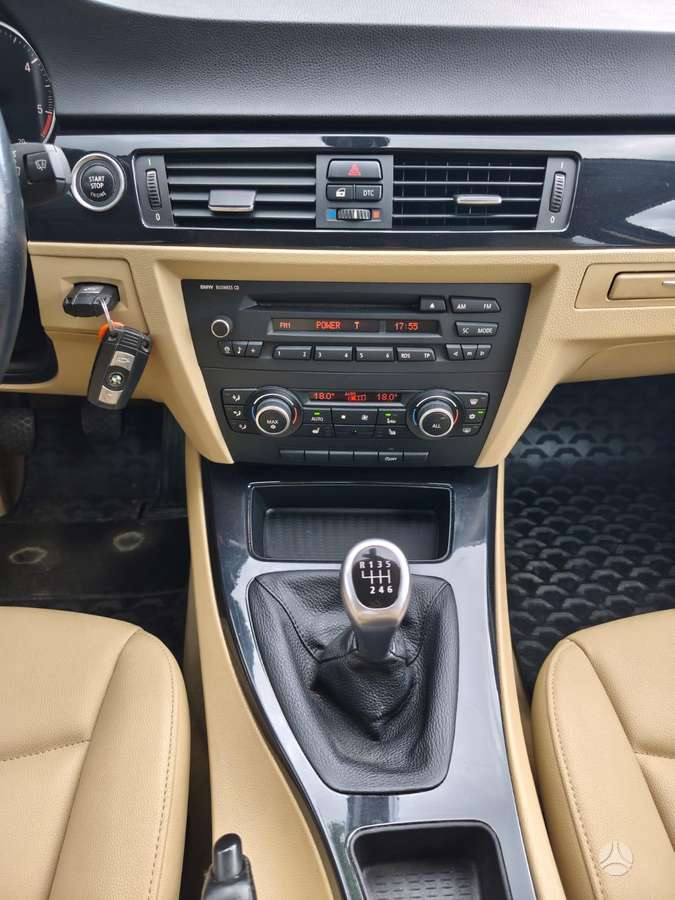 BMW 316 2010 — photo 13