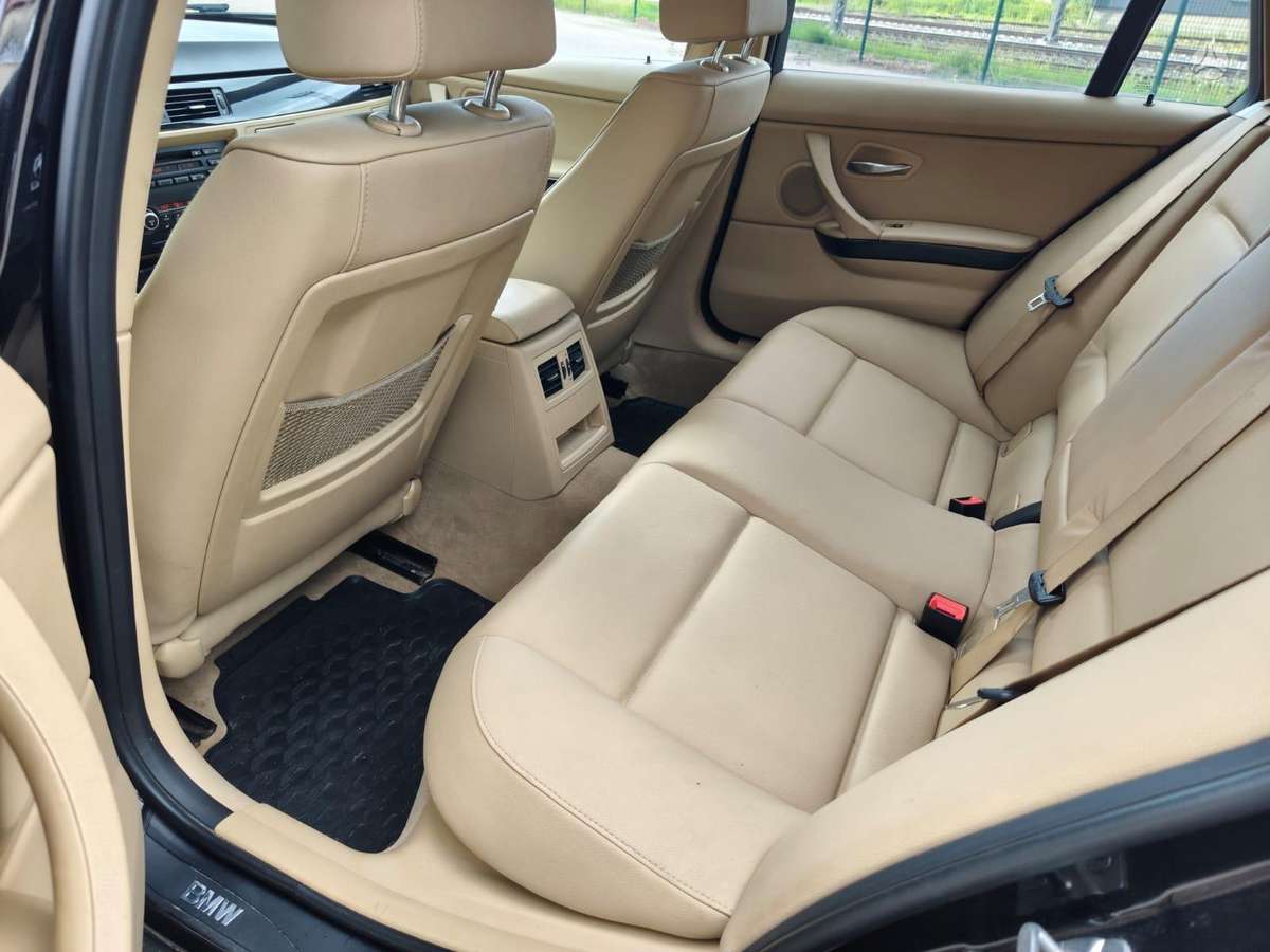 BMW 316 2010 — photo 16