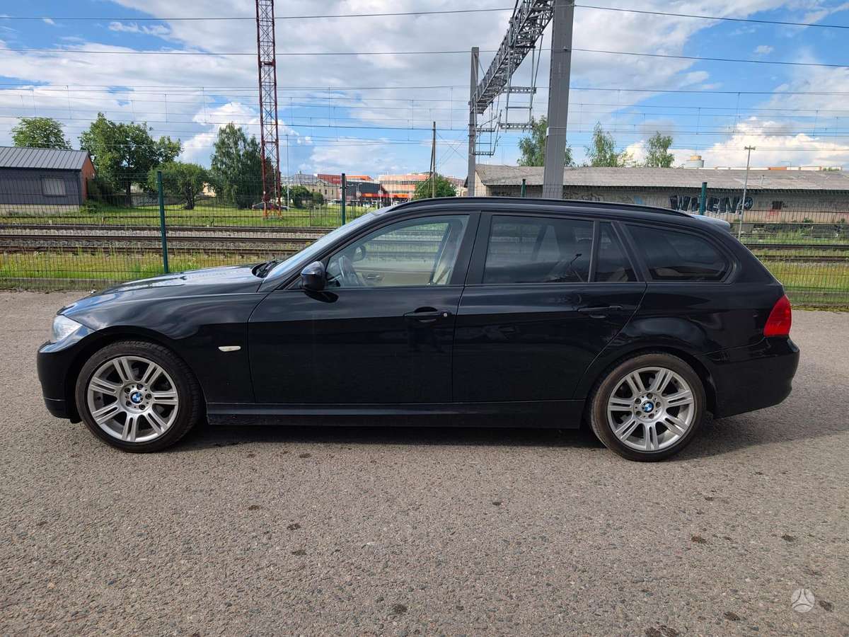 BMW 316 2010 — photo 9