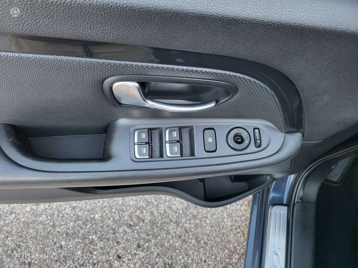 Kia Carens 2013 — photo 12