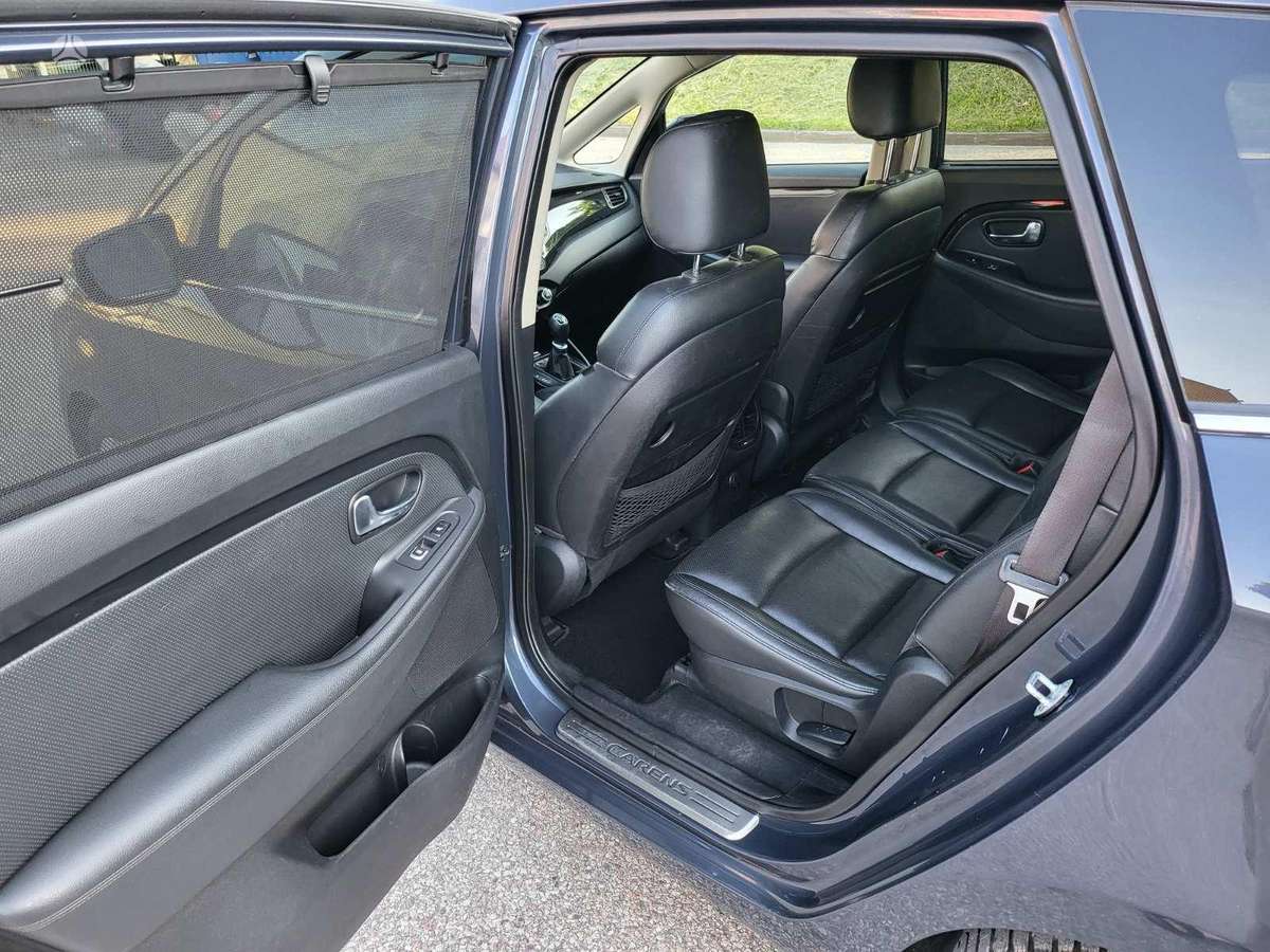 Kia Carens 2013 — photo 16