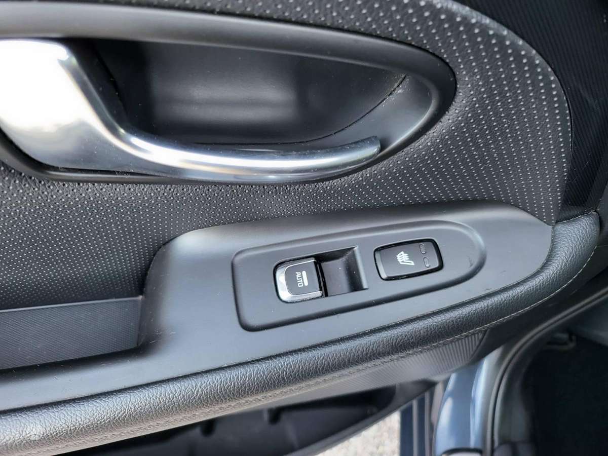 Kia Carens 2013 — photo 17