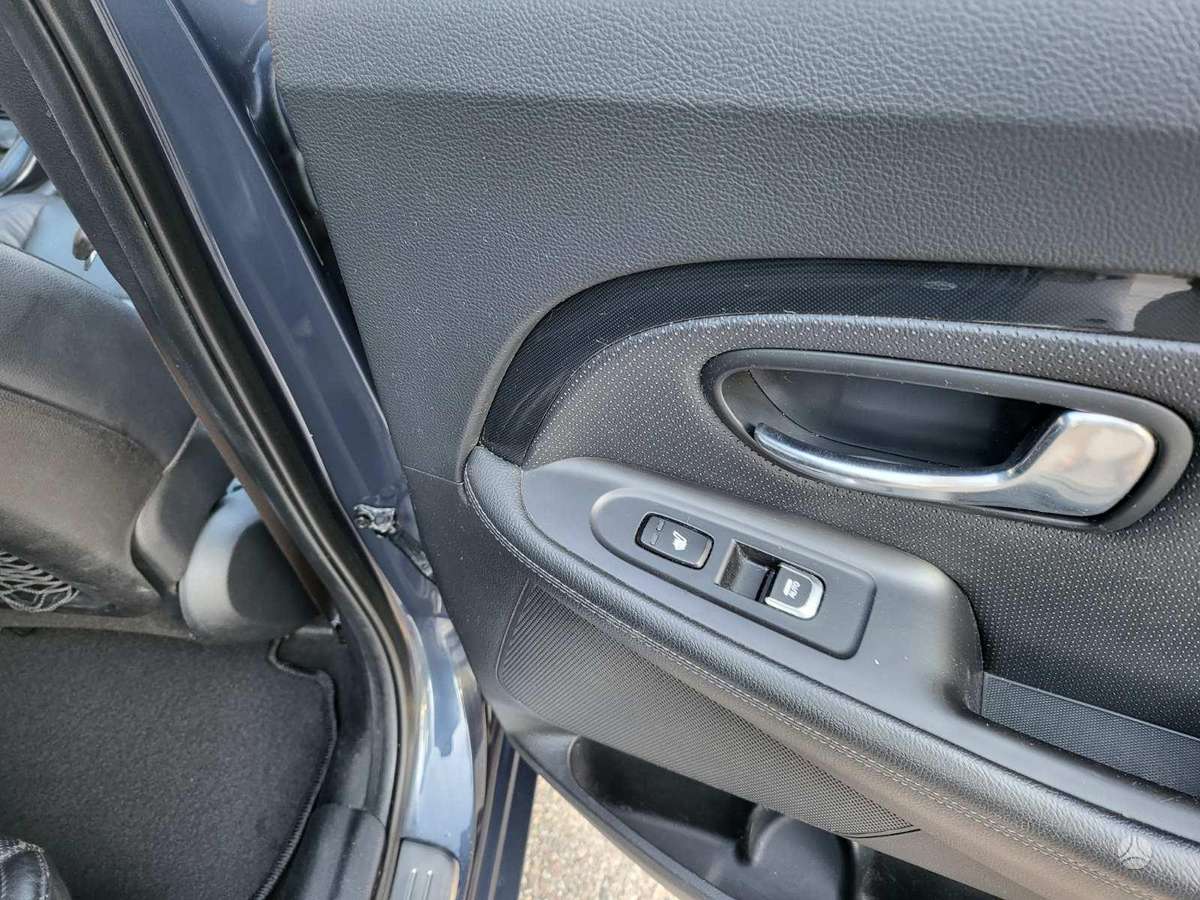 Kia Carens 2013 — photo 18