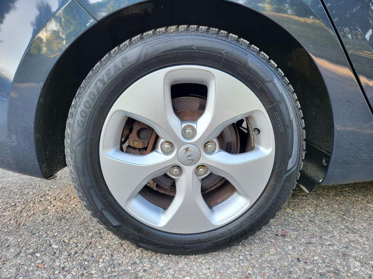 Kia Carens 2013 — photo 25
