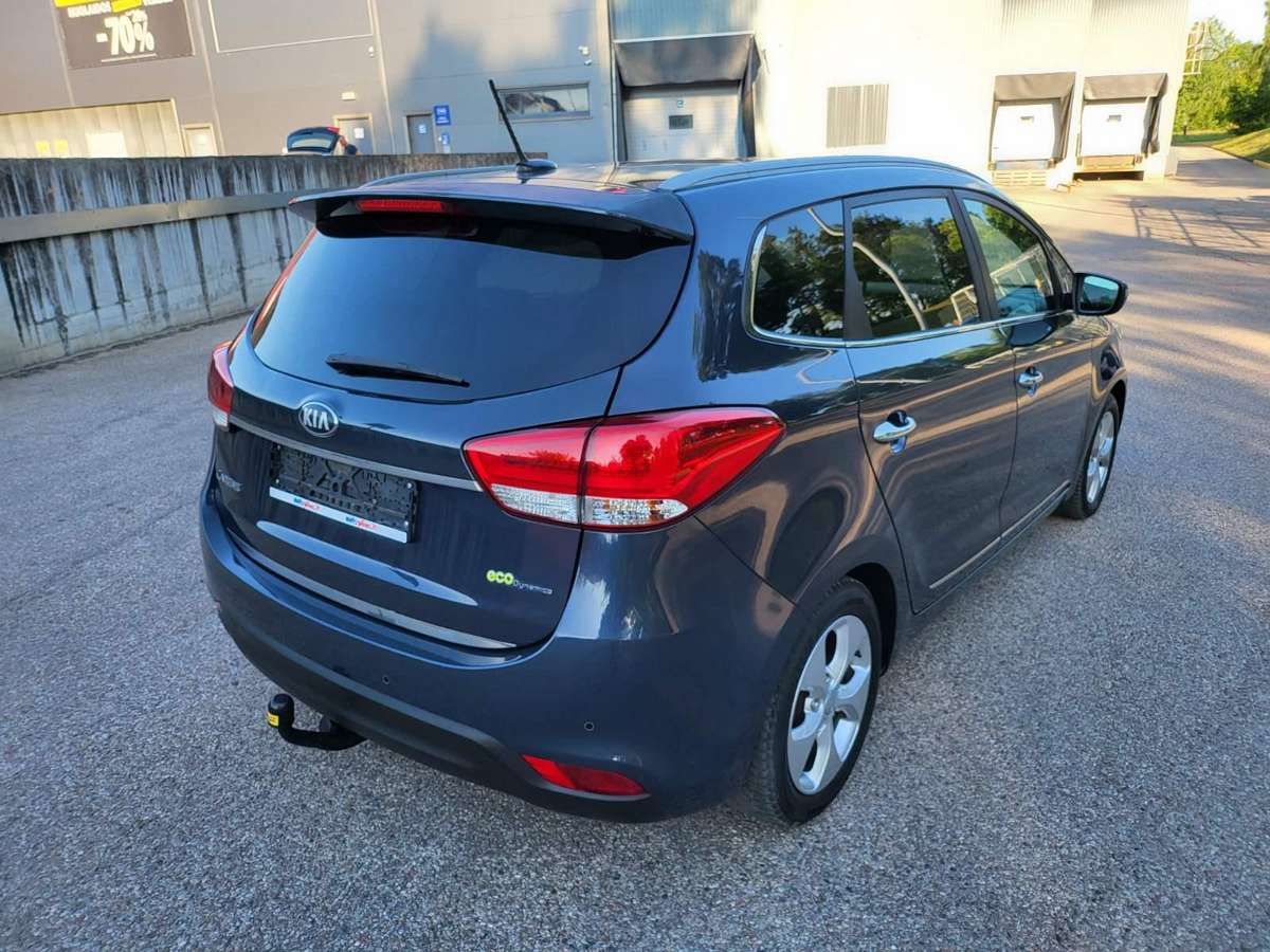 Kia Carens 2013 — interior
