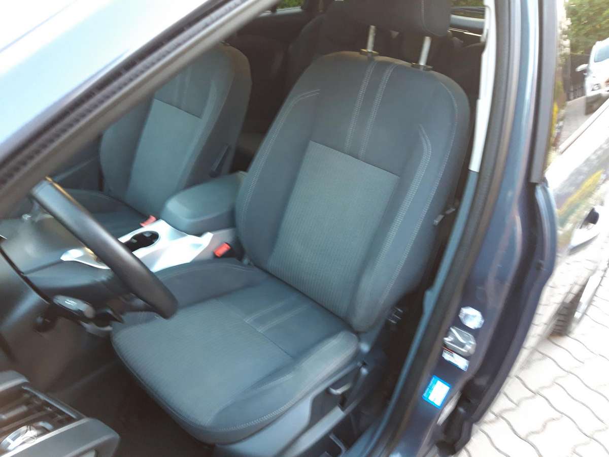 Ford Grand 2011 — photo 12